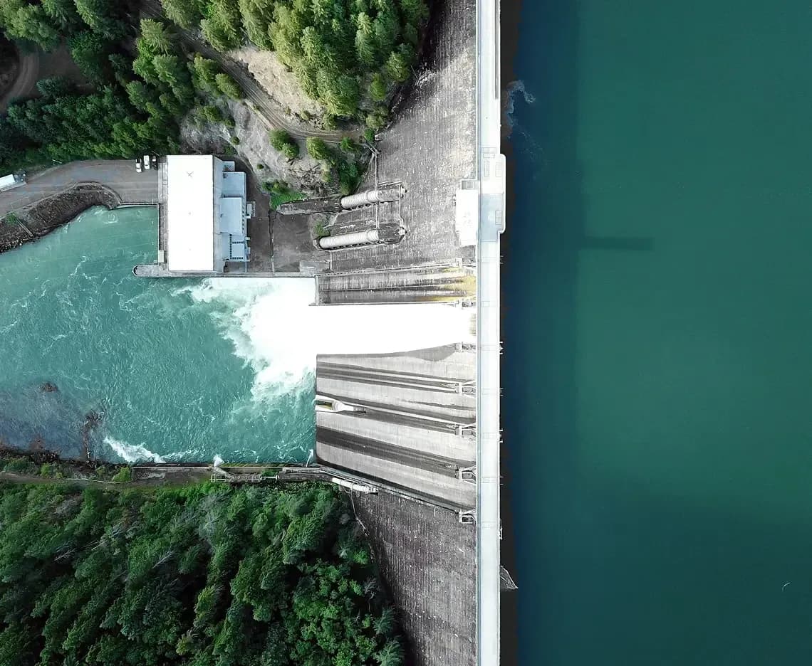 Dam top down vie